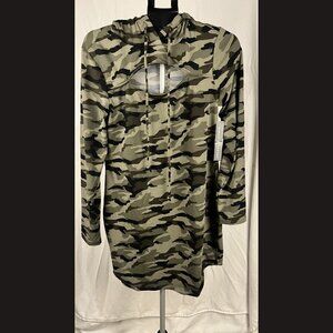 Almost‎ Famous women's camo extra large hoodie dress with peekaboo chest